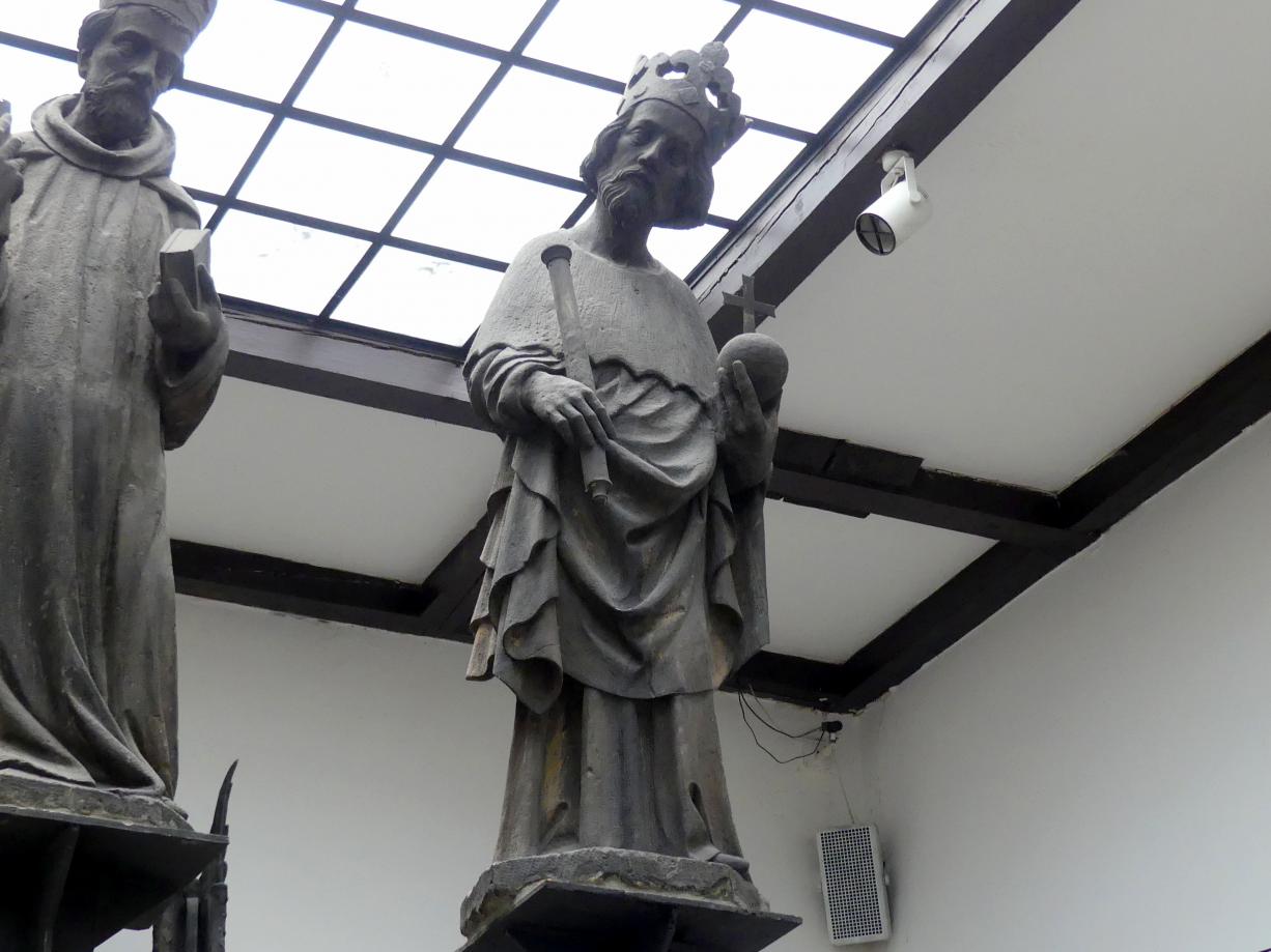Peter Parler (Werkstatt) (1355–1399), Statue des Heiligen Sigismund, Prag-Altstadt, Altstädter Brückenturm, jetzt Prag-Holešovice, Lapidarium, Saal 2, um 1380
