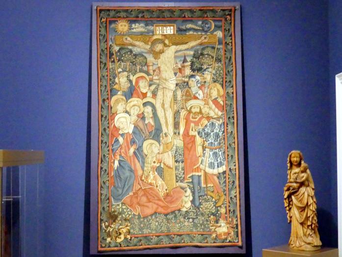 Gewebter Wandteppich mit Kreuzigung Christi und Wappen der Familien Watt und Pirckheimer, Würzburg, Martin von Wagner-Museum, Saal 1, um 1460–1465