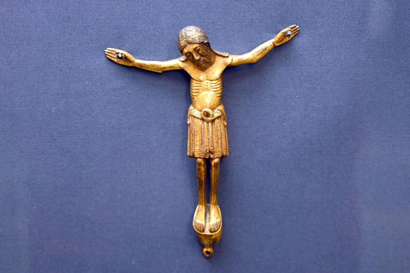 Kruzifixus, Iburg, ehem. Benediktinerabtei Iburg, jetzt Köln, Museum Schnütgen, Saal 12, 1. Hälfte 12. Jhd.