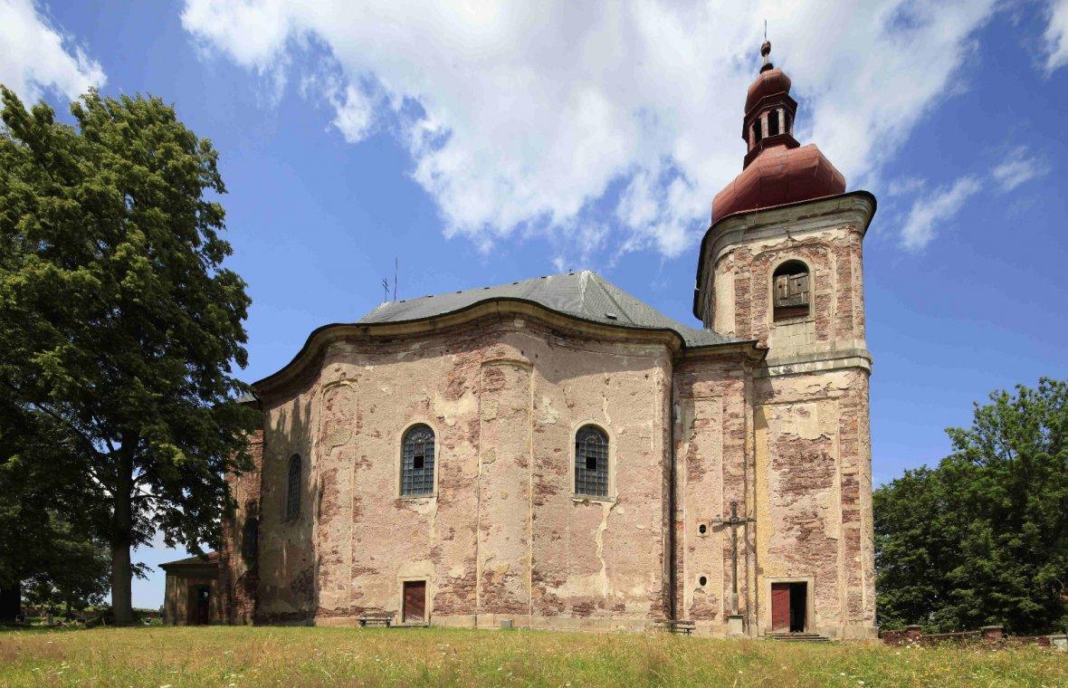 Hermsdorf (Heřmánkovice), Pfarrkirche Allerheiligen, Bild 1/9