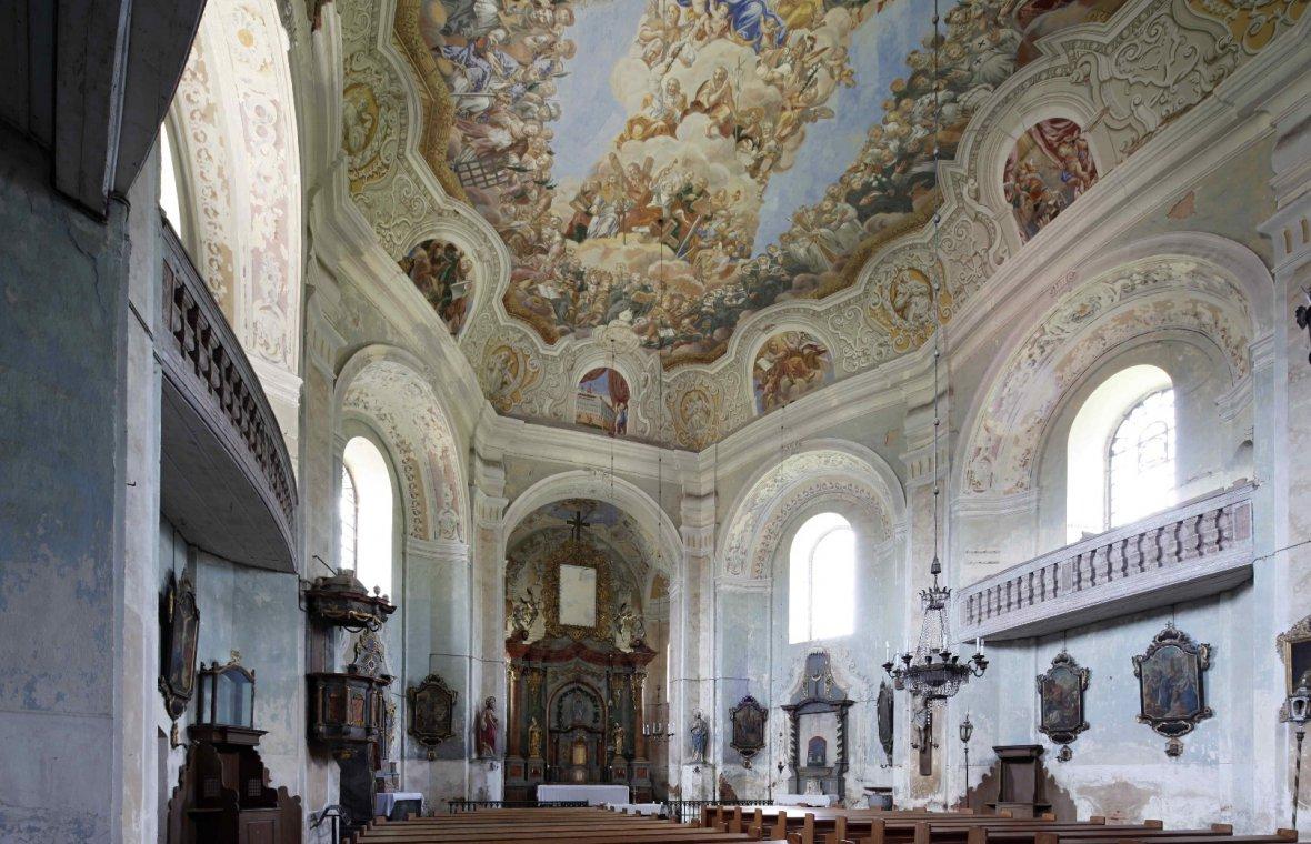 Hermsdorf (Heřmánkovice), Pfarrkirche Allerheiligen, Bild 3/9