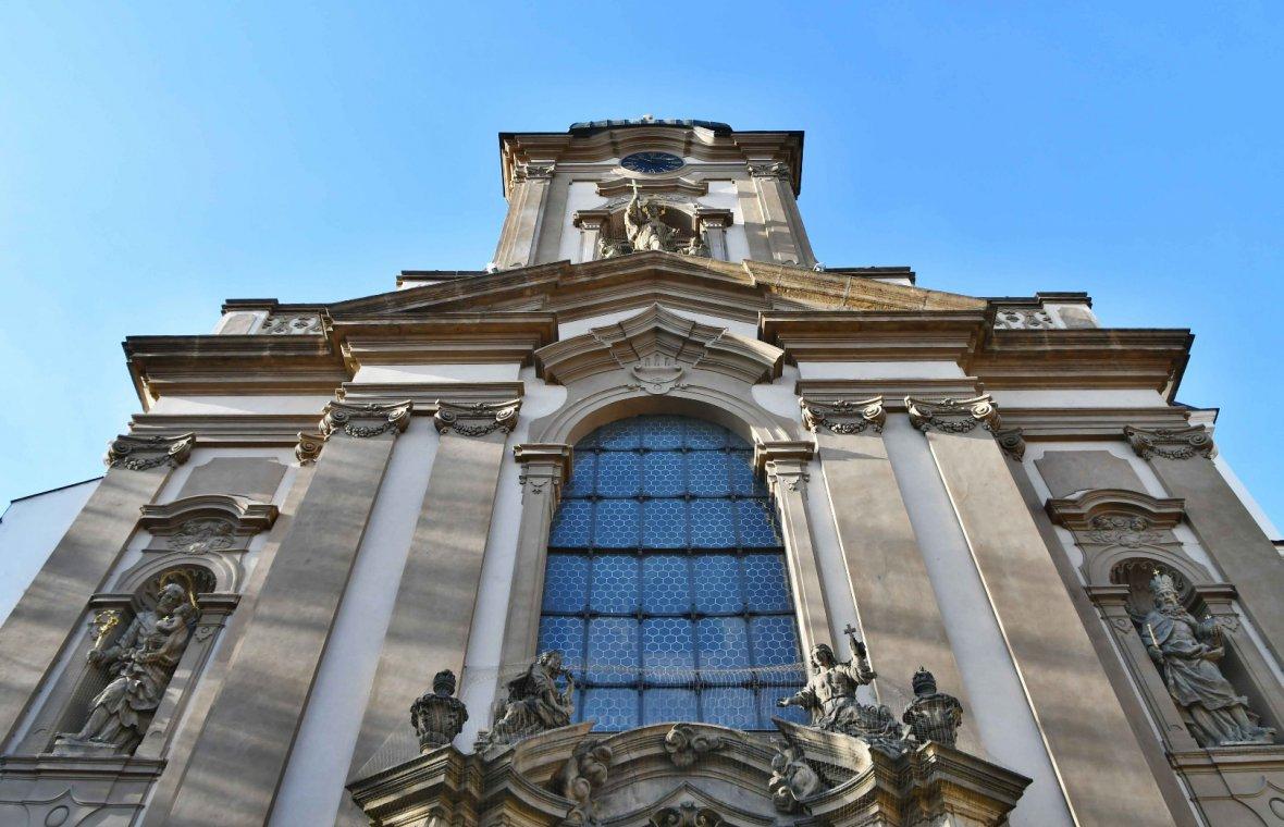 Prag-Hradschin, Kirche St. Johannes von Nepomuk in Hradschin (ehem. Ursulinerinnen-Klosterkirche), Bild 7/9
