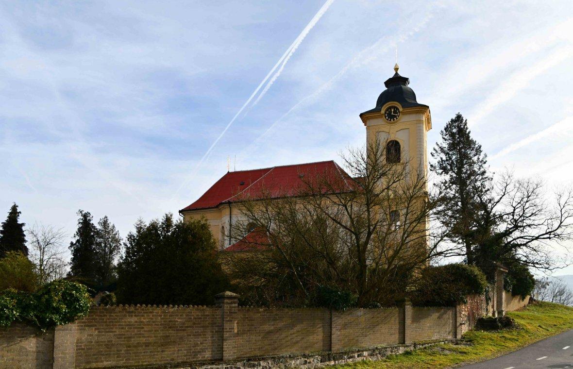 Počaply (Králův Dvůr), Kirche Mariä Himmelfahrt, Bild 1/4