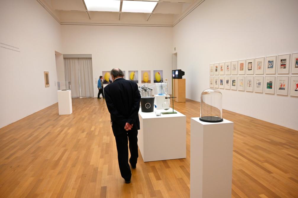 Bonn, Kunstmuseum, Ausstellung "Welt in der Schwebe" vom 24.02. - 19.06.2022, Saal 4, Bild 2/2