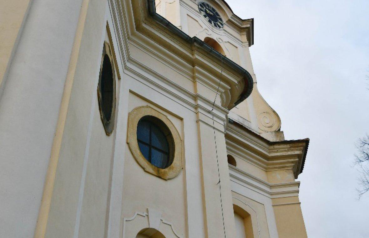 Kilian Ignaz Dientzenhofer (1718–1752), Entwurf für den Bau der Pfarrkirche St. Adalbert, Potschapl an der Elbe (Počaply u Terezína), Pfarrkirche St. Adalbert, 1724–1726, Bild 3/6