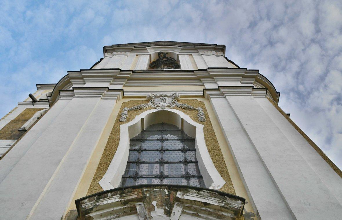 Kilian Ignaz Dientzenhofer (1718–1752), Beteiligung am Umbau der gotischen Kirche Mariä Geburt, Turmvollendung 1748 (Zuschreibung), Horschitz (Hořice v Podkrkonoší), Kirche Mariä Geburt, 1741–1744, Bild 6/6