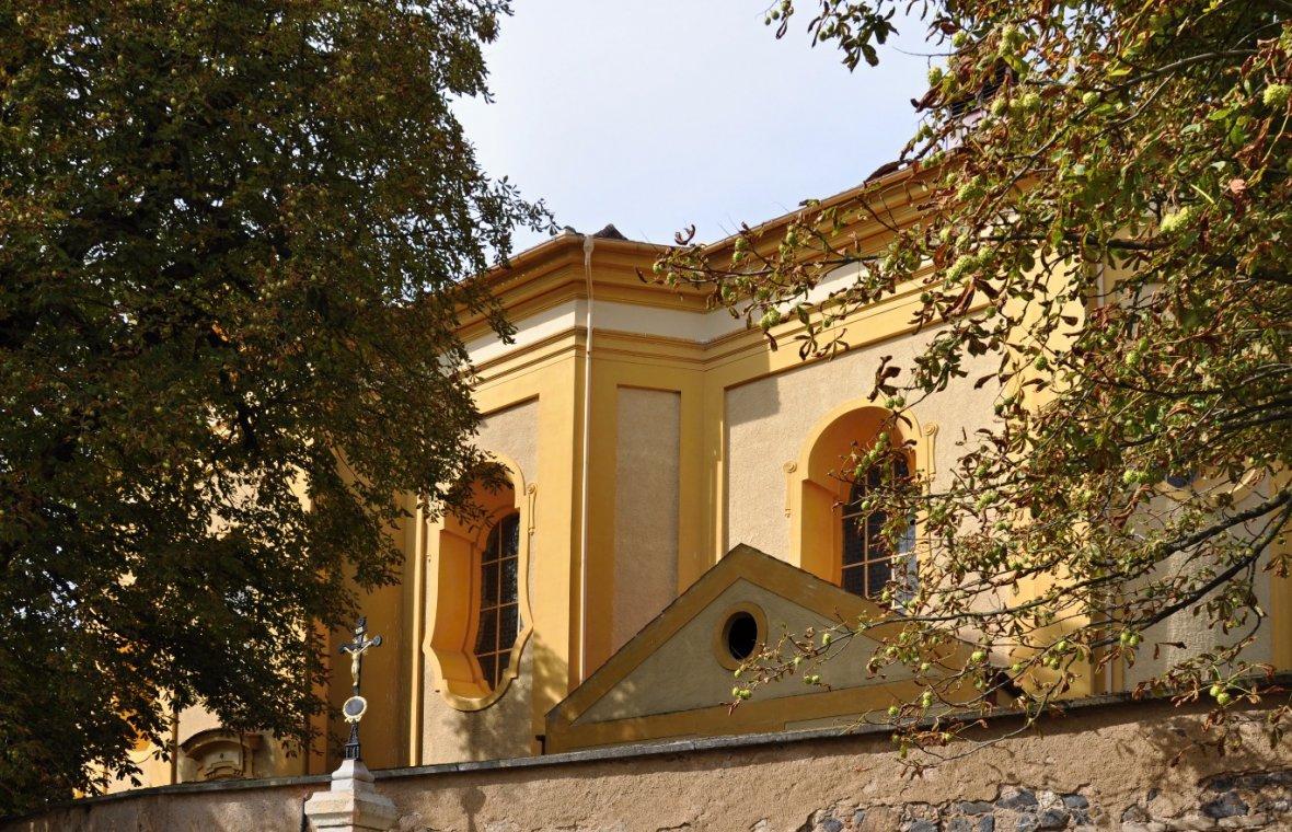 Kilian Ignaz Dientzenhofer (1718–1752), Bau der Pfarrkirche St. Martin, Fertigstellung nach seinem Tod 1753, Kalenitz (Chválenice), Pfarrkirche St. Martin, 1747–1749, Bild 4/6