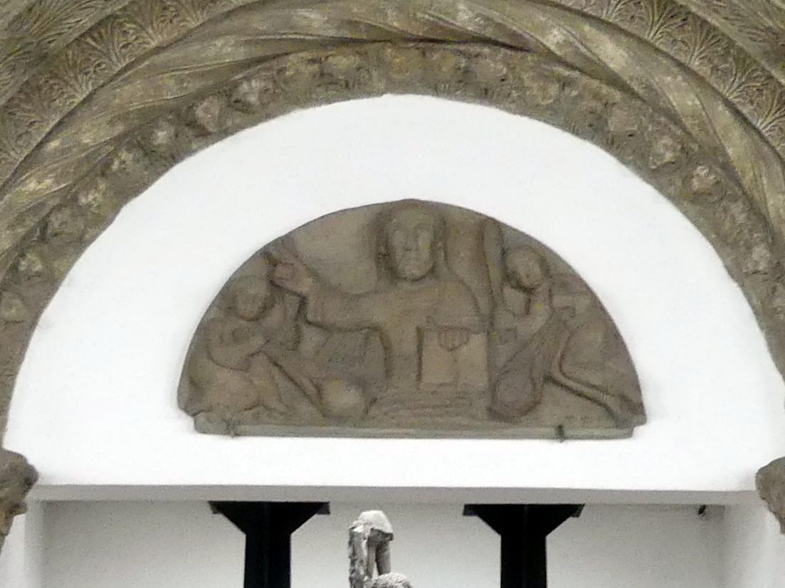 Tympanon (Schmuckfläche) mit Christus bei den Engeln, Církvice bei Kuttenberg, Jakobskirche, jetzt Prag-Holešovice, Lapidarium, Saal 1, vor 1165