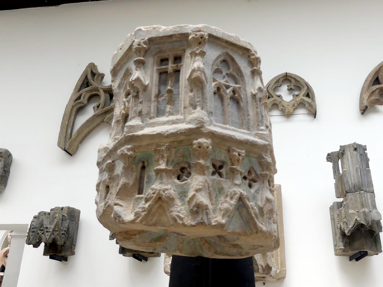 Zwei Baldachine, Slavětín nad Ohří, Kirche St. Jakob d. Ä., jetzt Prag-Holešovice, Lapidarium, Saal 2, um 1350, Bild 3/3