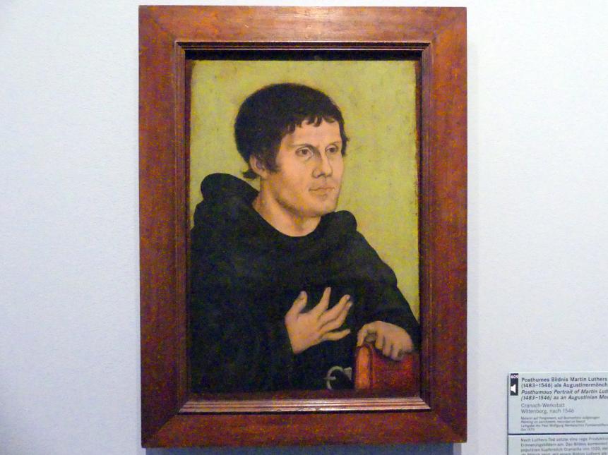 Lucas Cranach der Ältere (Werkstatt) (1515–1550), Posthumes Bildnis Martin Luthers (1483-1546) als Augustinermönch, Nürnberg, Germanisches Nationalmuseum, Saal 117, nach 1546, Bild 1/2