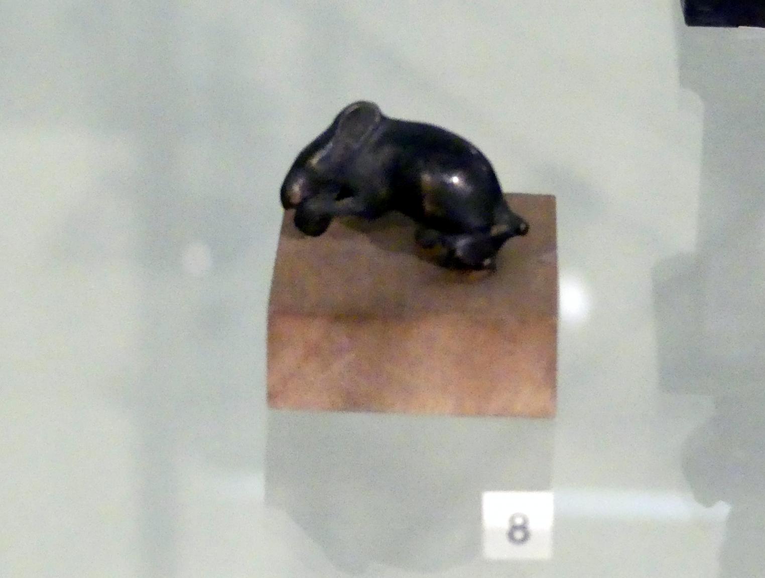 Römische Bronzefiguren: Nagende Mäuse, Prag, Nationalgalerie im Palais Sternberg, 1. Obergeschoss, Saal 1, um 100–300, Bild 3/4