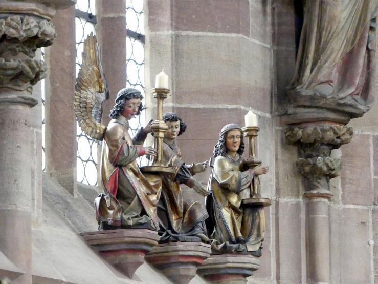 Veit Stoß (1495–1524), Verkündigungsengel und Leuchterengel, Nürnberg, Stadtpfarrkirche Zu Unserer lieben Frau (Frauenkirche), Beginn 16. Jhd., Bild 5/6