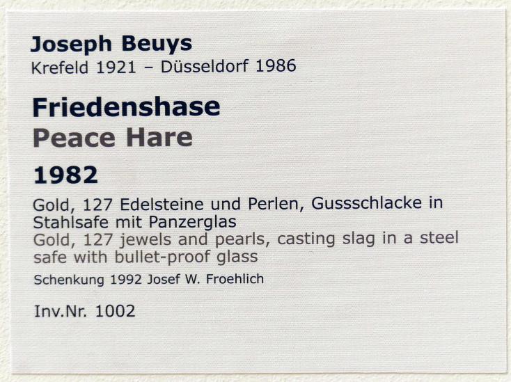 Joseph Beuys (1948–1985), Friedenshase, Stuttgart, Staatsgalerie, Internationale Malerei und Skulptur 11, 1982, Bild 3/3