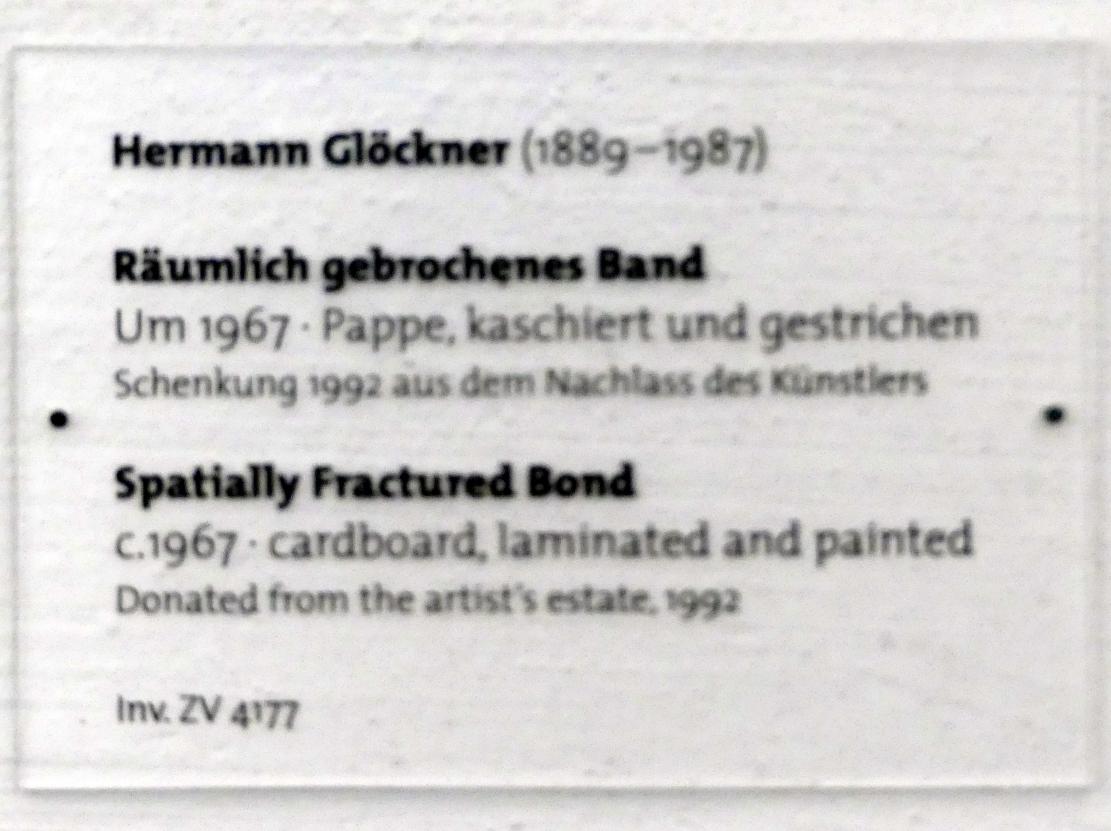Hermann Glöckner (1931–1981), Räumlich gebrochenes Band, Dresden, Albertinum, Galerie Neue Meister, Erdgeschoss, Skulpturenhalle, um 1967, Bild 4/4