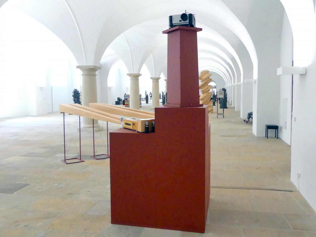 Stephan von Huene (1999), Sirenen Low, Dresden, Albertinum, Galerie Neue Meister, Erdgeschoss, Skulpturenhalle, 1999, Bild 5/10