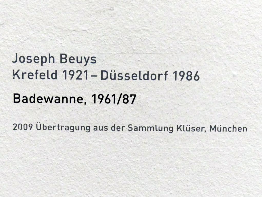 Joseph Beuys (1948–1985), Badewanne, München, Pinakothek der Moderne, Saal 17, 1961, Bild 6/6