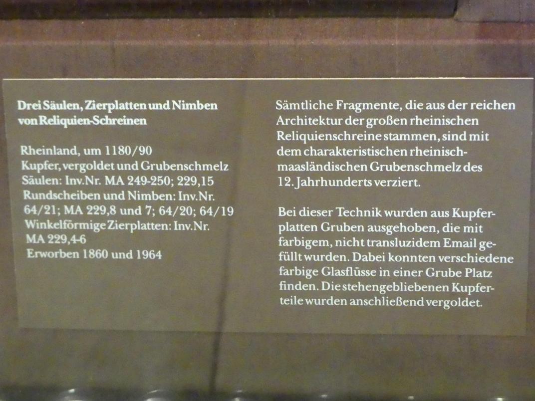 Zierplatten von Reliquien-Schreinen, München, Bayerisches Nationalmuseum, Saal 1, um 1180–1190, Bild 5/5