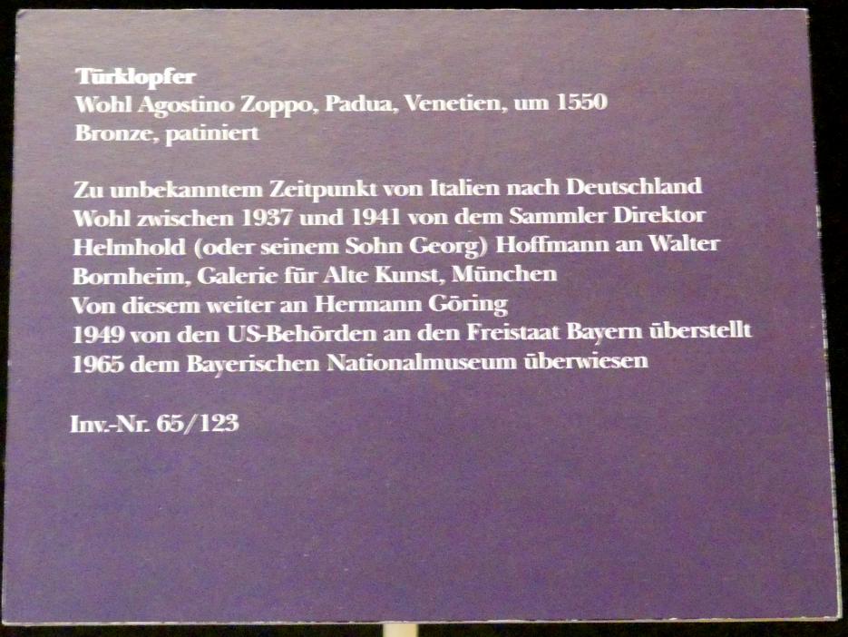 Agostino Zoppo (1550), Türklopfer mit Triton, München, Bayerisches Nationalmuseum, Saal 25, um 1550, Bild 3/3