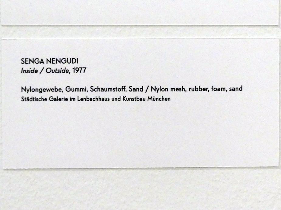 Senga Nengudi (1970–2019), Inside / Outside, München, Lenbachhaus, Ausstellung "Senga Nengudi Topologien" vom 17.09.-19.01.2020, Saal 7, 1977, Bild 4/4
