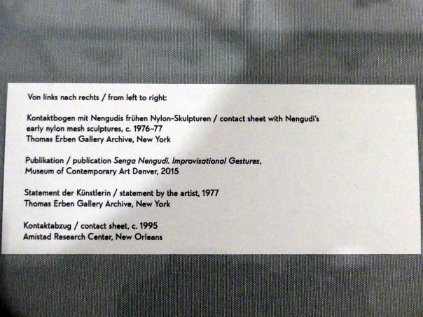 Senga Nengudi (1970–2019), Publikation Senga Nengudi: Improvisational Gestures, München, Lenbachhaus, Ausstellung "Senga Nengudi Topologien" vom 17.09.-19.01.2020, Saal 1, 2015, Bild 2/2