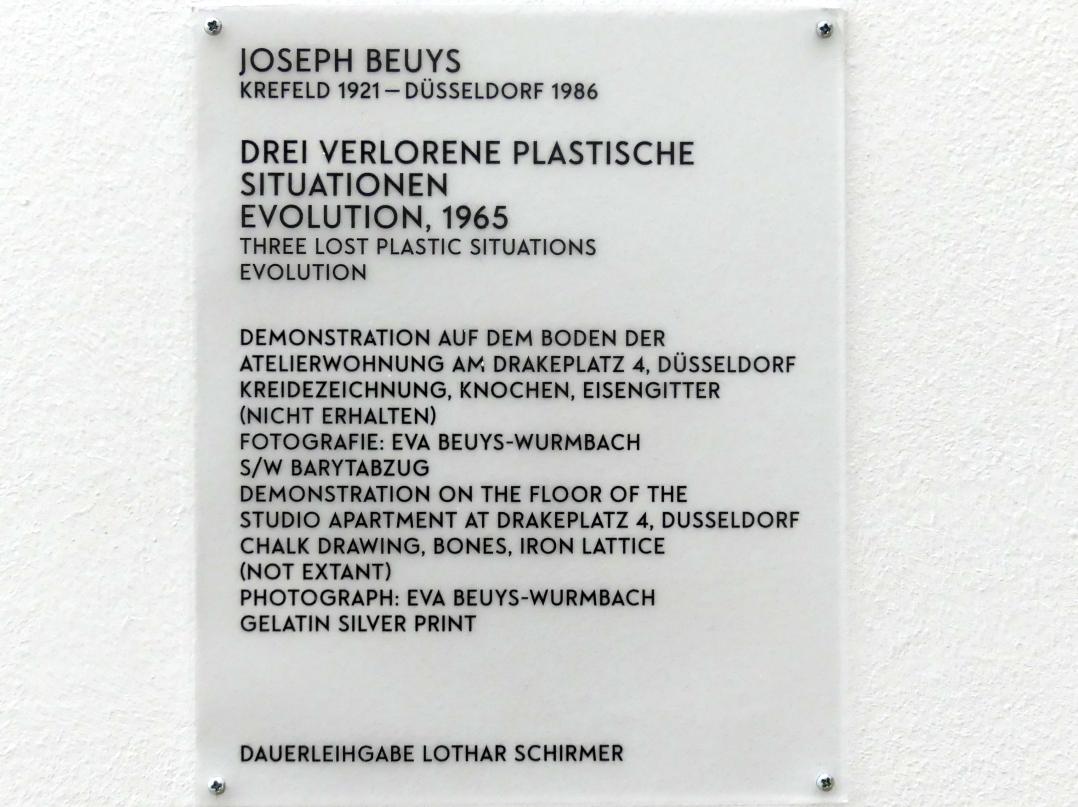 Joseph Beuys (1948–1985), Drei verlorene plastische Situationen: Evolution, München, Lenbachhaus, Saal 45, 1965, Bild 3/3
