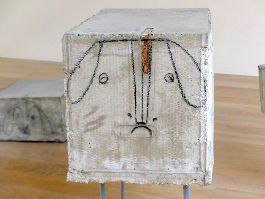 Judith Hopf (2013), Untitled (Sheep), München, Lenbachhaus, Treppenhaus 1, 2013, Bild 2/5