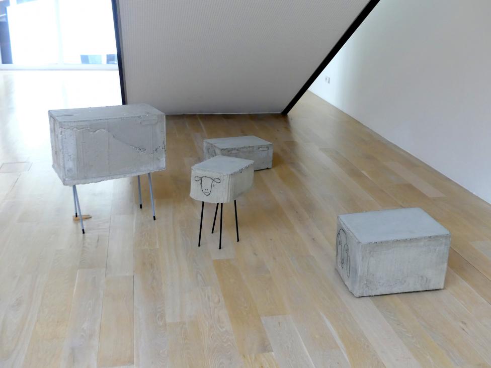 Judith Hopf (2013), Untitled (Sheep), München, Lenbachhaus, Treppenhaus 1, 2013, Bild 3/5