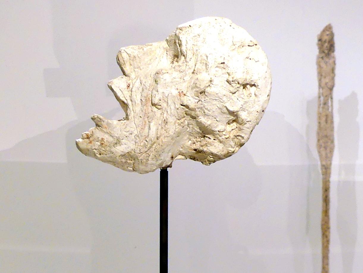Alberto Giacometti (1914–1965), Kopf auf einem Stab, Prag, Nationalgalerie im Messepalast, Ausstellung "Alberto Giacometti" vom 18.07.-01.12.2019, Köpfe, 1947