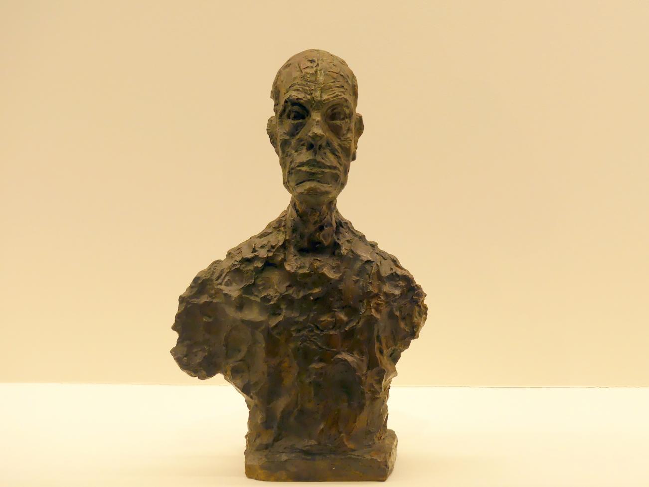 Alberto Giacometti (1914–1965), Büste von Diego, Prag, Nationalgalerie im Messepalast, Ausstellung "Alberto Giacometti" vom 18.07.-01.12.2019, Kleine Skulpturen, 1962, Bild 1/3