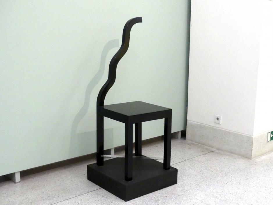 Milan Knížák (1964–1994), Stuhl - Welle, Prag, Nationalgalerie im Messepalast, Moderne Kunst, 1994, Bild 2/3