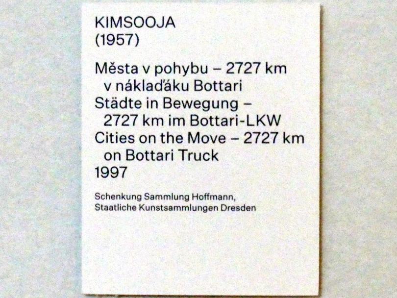 Kimsooja (Sooja Kim) (1997), Städte in Bewegung - 2727 km im Bottari-Lkw, Prag, Nationalgalerie im Salm-Palast, Ausstellung "Möglichkeiten des Dialogs" vom 02.12.2018-01.12.2019, Saal 23, 1997, Bild 2/2