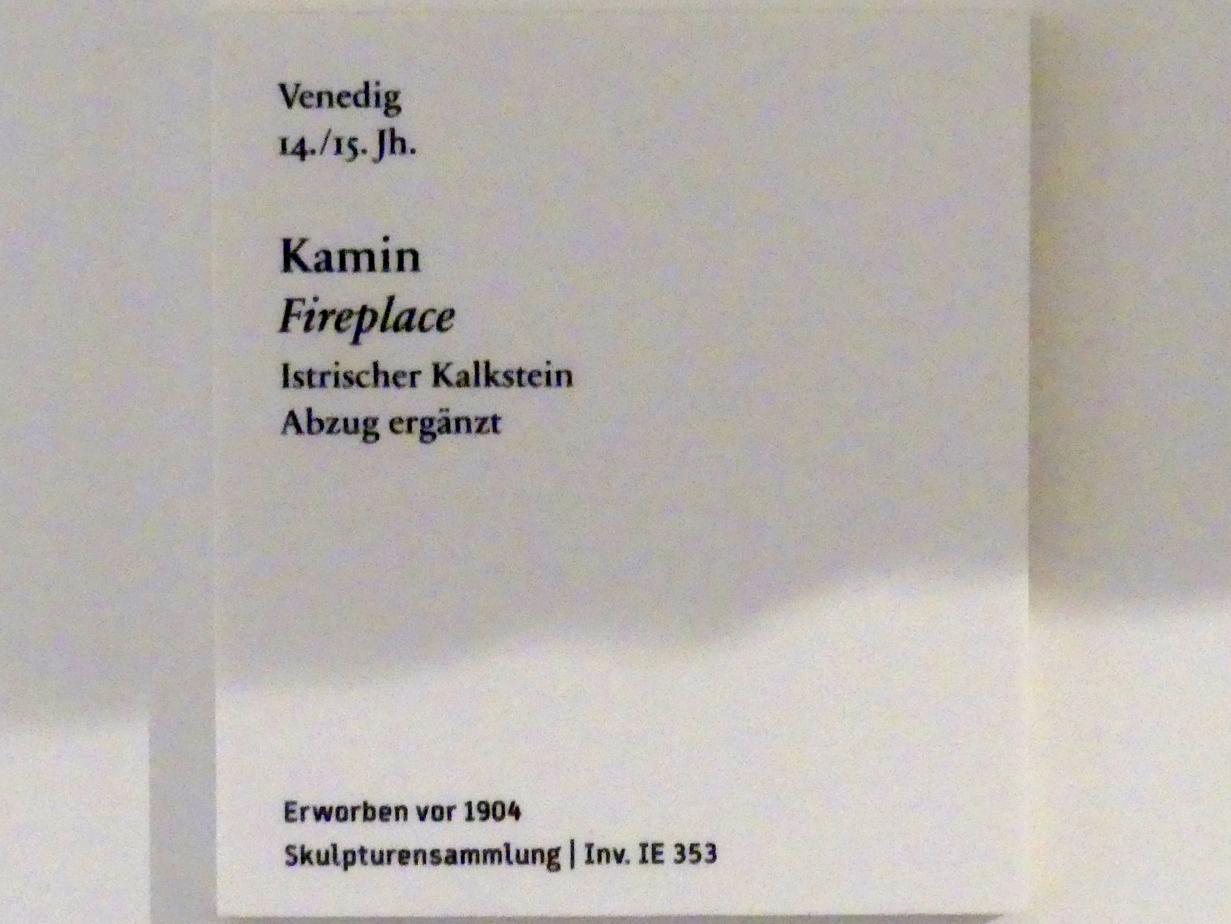 Kamin, Berlin, Bode-Museum, Saal 110, um 1350–1450, Bild 2/2