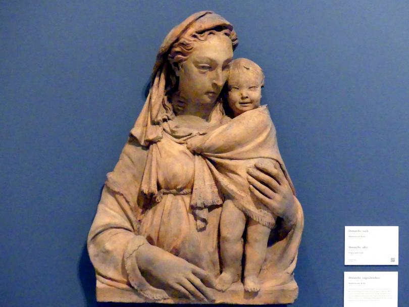 Donatello (1412–1466), Madonna mit Kind, Berlin, Bode-Museum, Saal 121, um 1410–1415, Bild 1/2