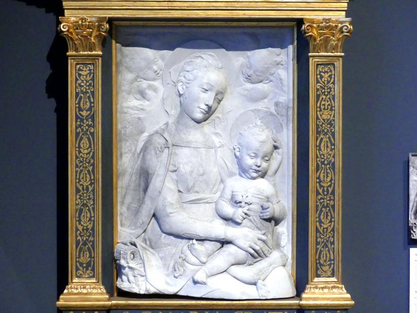 Antonio Rossellino (1456–1479), Madonna mit Kind, Berlin, Bode-Museum, Saal 122, um 1460–1470, Bild 4/4