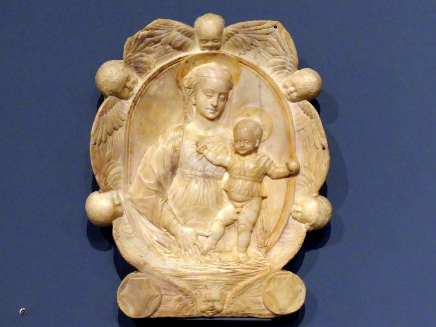 Gregorio di Lorenzo (Werkstatt) (1475), Madonna im Engelkranz, Berlin, Bode-Museum, Saal 129, 2. Hälfte 15. Jhd., Bild 1/2