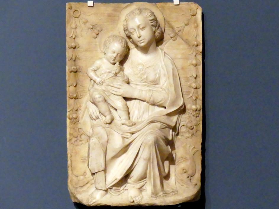 Gregorio di Lorenzo (1460–1480), Madonna auf Delphinen, Berlin, Bode-Museum, Saal 129, 2. Hälfte 15. Jhd.