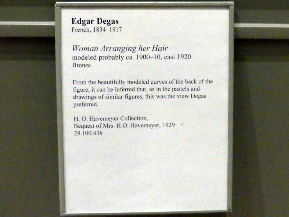 Edgar Degas (1855–1909), Frau beim Haare richten, New York, Metropolitan Museum of Art (Met), Saal 817, um 1900–1910, Bild 5/5