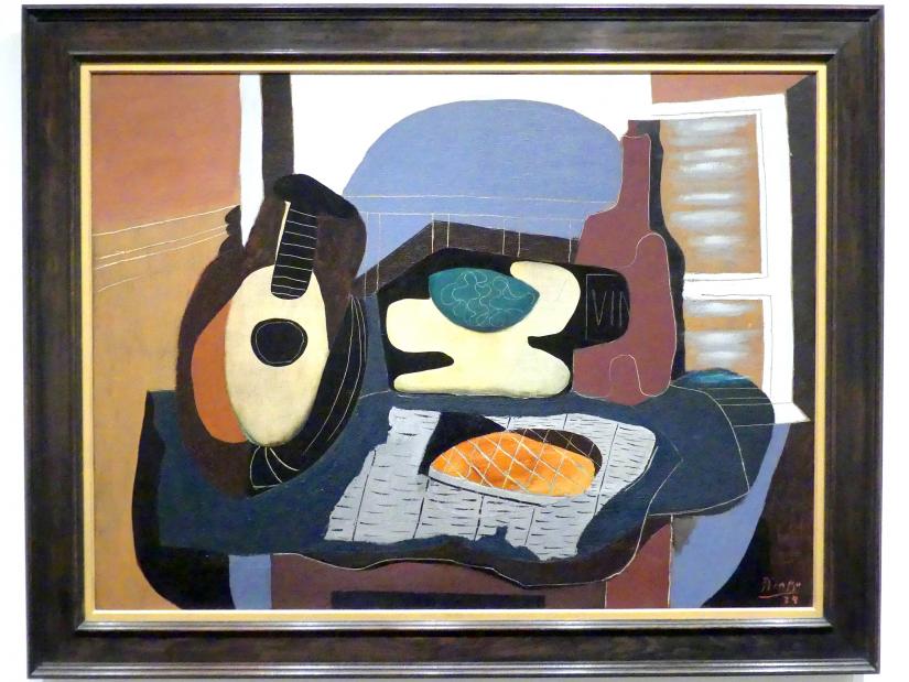 Pablo Picasso (1897–1972), Mandoline, Obstschale, Flasche und Kuchen, New York, Metropolitan Museum of Art (Met), Saal 905, 1924, Bild 1/2