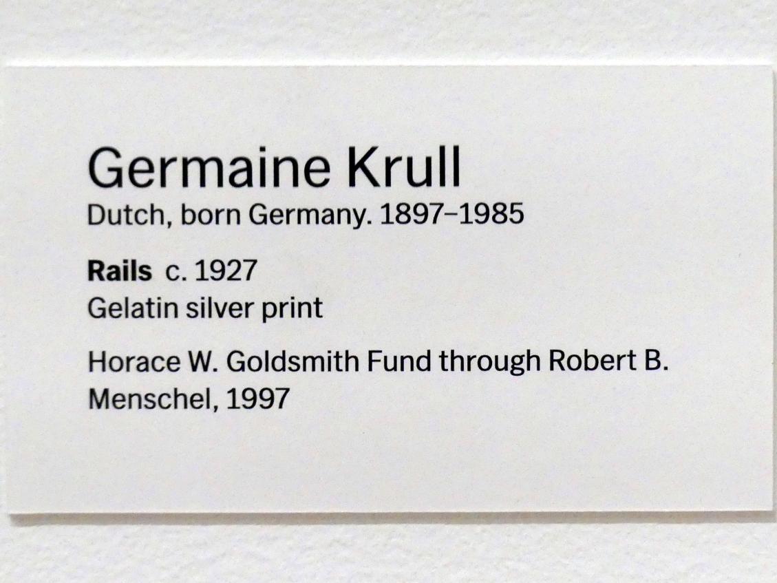 Germaine Krull (1927–1931), Gleise, New York, Museum of Modern Art (MoMA), Saal 514, um 1927, Bild 2/2