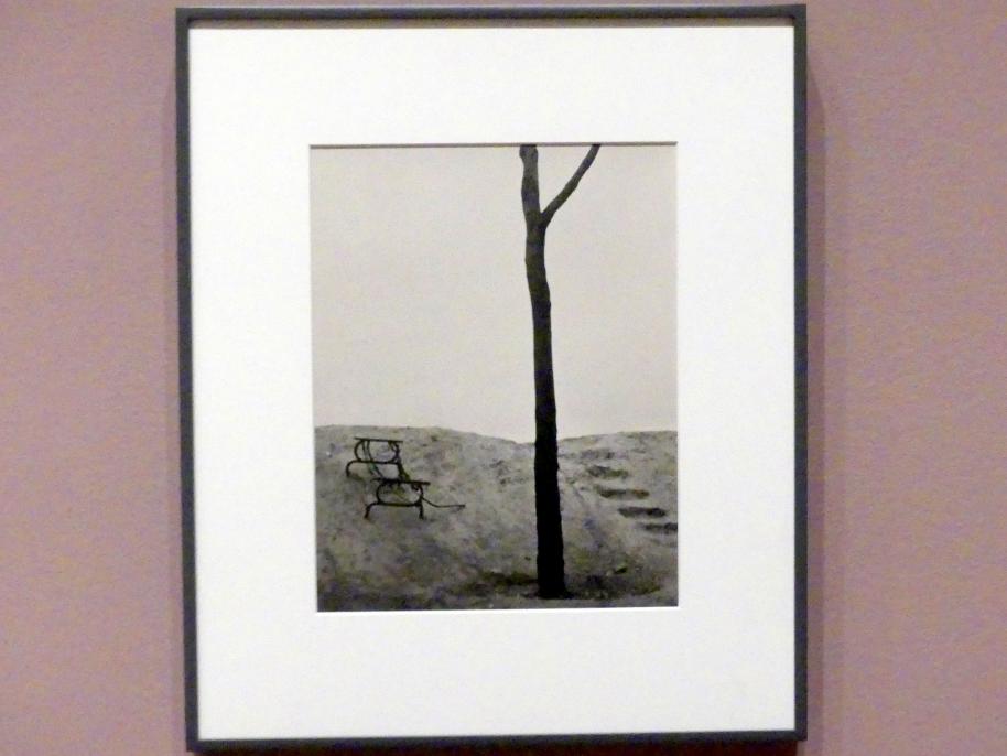Man Ray (1914–1939), Das Ödland (Le Terrain Vague), New York, Museum of Modern Art (MoMA), Saal 517, 1932, Bild 1/2
