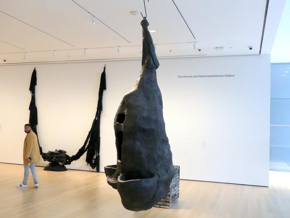 Louise Bourgeois (1947–2007), Das Geviertelte, New York, Museum of Modern Art (MoMA), Saal 400, 1964–1965