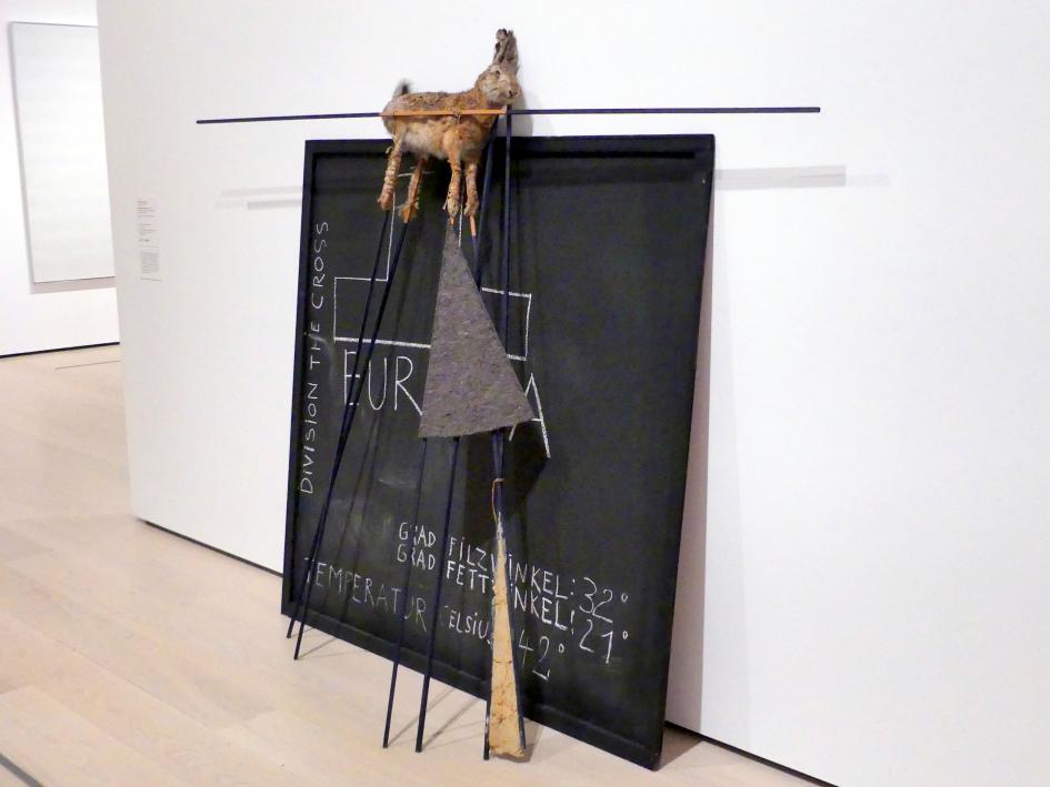 Joseph Beuys (1948–1985), Eurasische sibirische Symphonie 1963, New York, Museum of Modern Art (MoMA), Saal 413, 1966, Bild 3/6