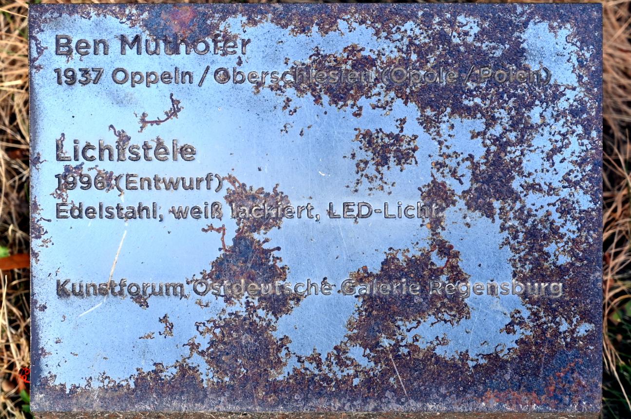 Ben Muthofer (Norbert Muthofer) (1981–1996), Lichtstele, Regensburg, Stadtpark, 1996, Bild 3/5