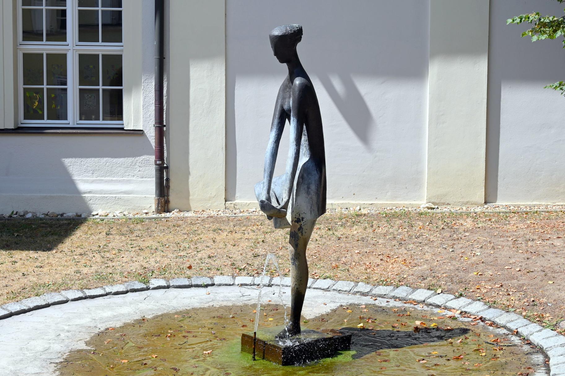 Herbert Volwahsen (1949–1965), Große Fußwaschende, Regensburg, Stadtpark, 1965, Bild 6/10