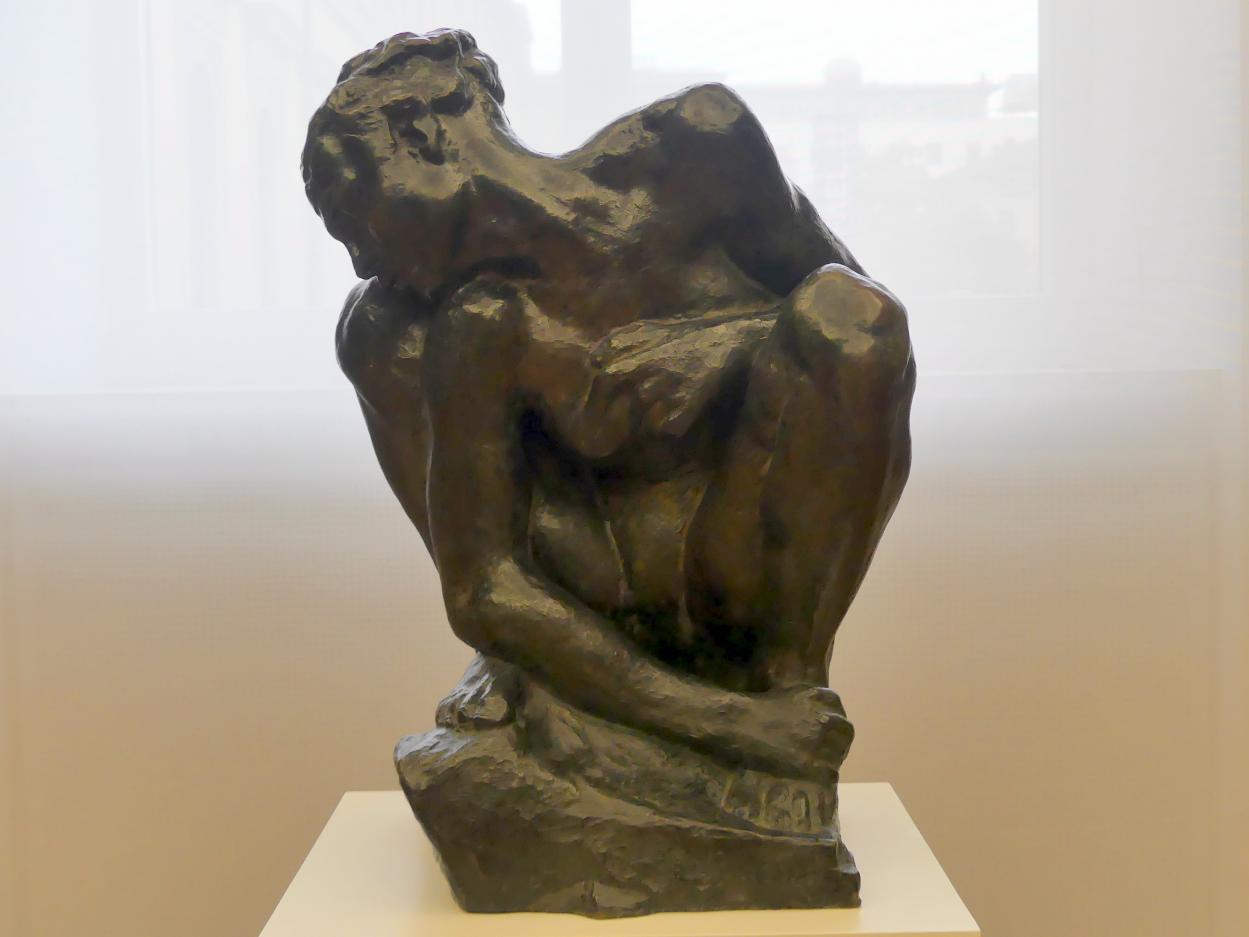 Auguste Rodin (1863–1917), Kauernde, München, Neue Pinakothek in der Alten Pinakothek, Saal III, um 1880–1882, Bild 1/5