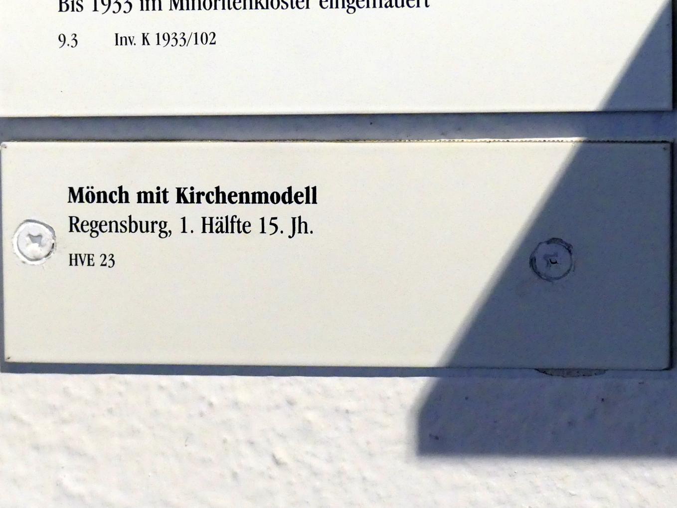 Mönch mit Kirchenmodell, Regensburg, Historisches Museum, 1. Hälfte 15. Jhd., Bild 3/3
