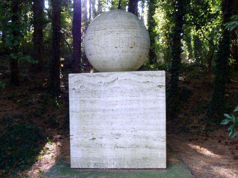 Daniel Spoerri (1955–2014), Agathe Tyche - Stein des guten Glücks, Seggiano, Il Giardino di Daniel Spoerri, 1999