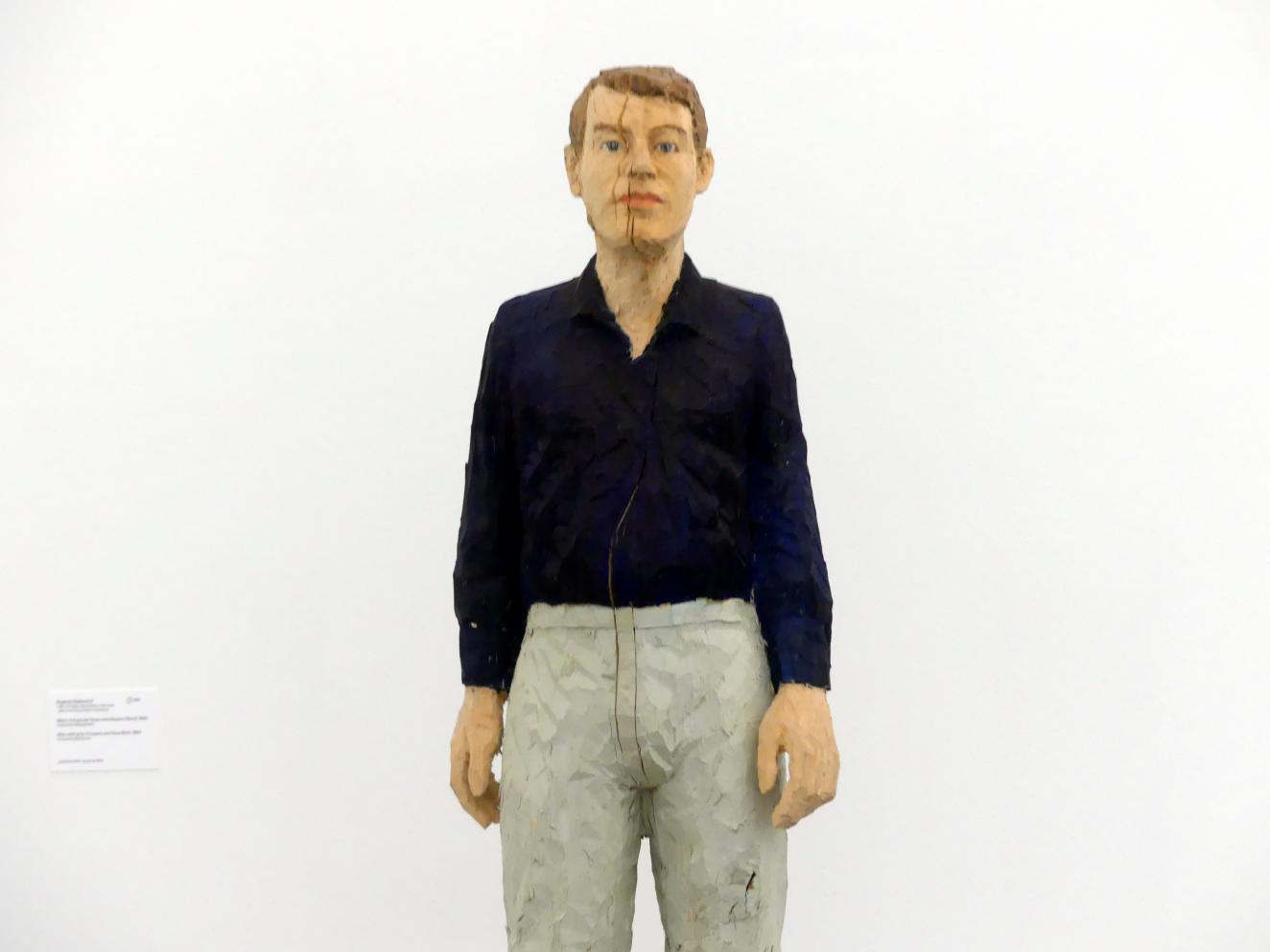 Stephan Balkenhol (1993–2017), Mann mit grauer Hose und blauem Hemd, Linz, Lentos Kunstmuseum Linz, Saal 12 - Junge Rebellen und Neue Wilde, 1993, Bild 3/7
