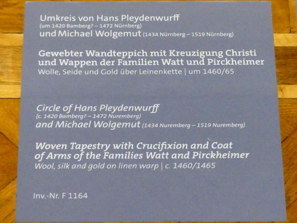 Gewebter Wandteppich mit Kreuzigung Christi und Wappen der Familien Watt und Pirckheimer, Würzburg, Martin von Wagner-Museum, Saal 1, um 1460–1465, Bild 2/2