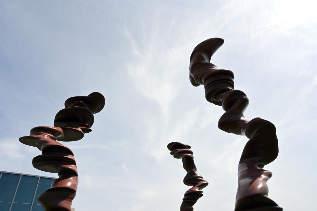Tony Cragg (1980–2018), Gesichtspunkte, Künzelsau, Skulpturengarten am Carmen Würth Forum, 2013, Bild 3/6